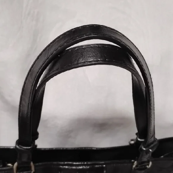COACH 🐎SIGNATURE C Elegant Black Shoulder Bag! Vintage & EUC💕 - Picture 3 of 15